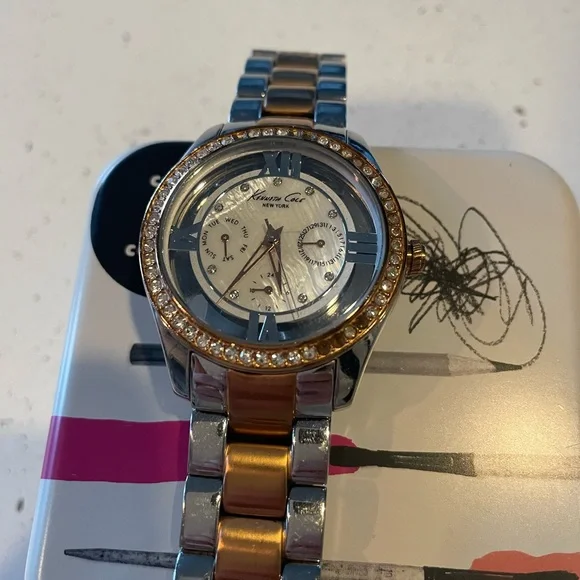 Kenneth Cole - Picture 2 of 2